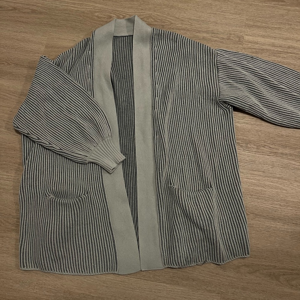 Sweater cardigan